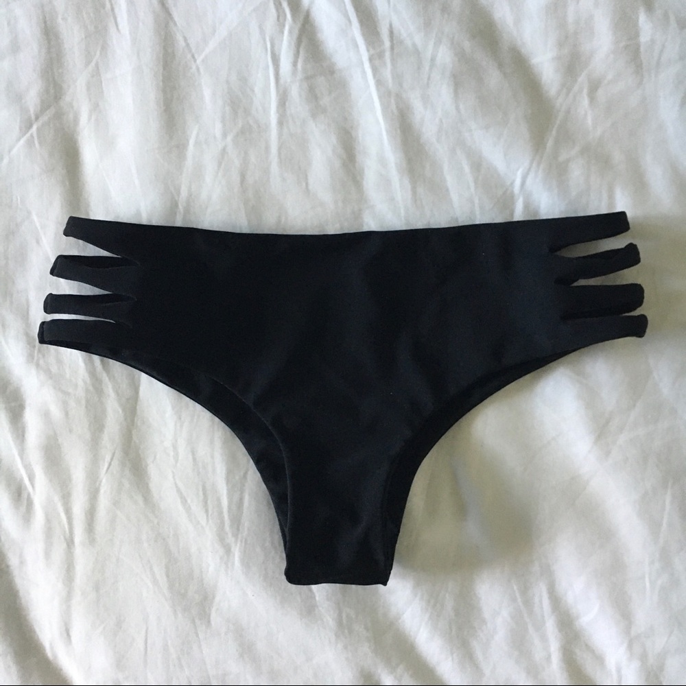 Issa de mar bottoms in black